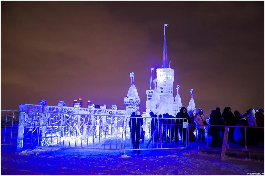 поклонная гора в москве новогодние праздники. новогодняя поклонная гора 2022. ледяной город на поклонной горе. поклонная гора зимой 2022. поклонная гора в москве новогодние праздники.
