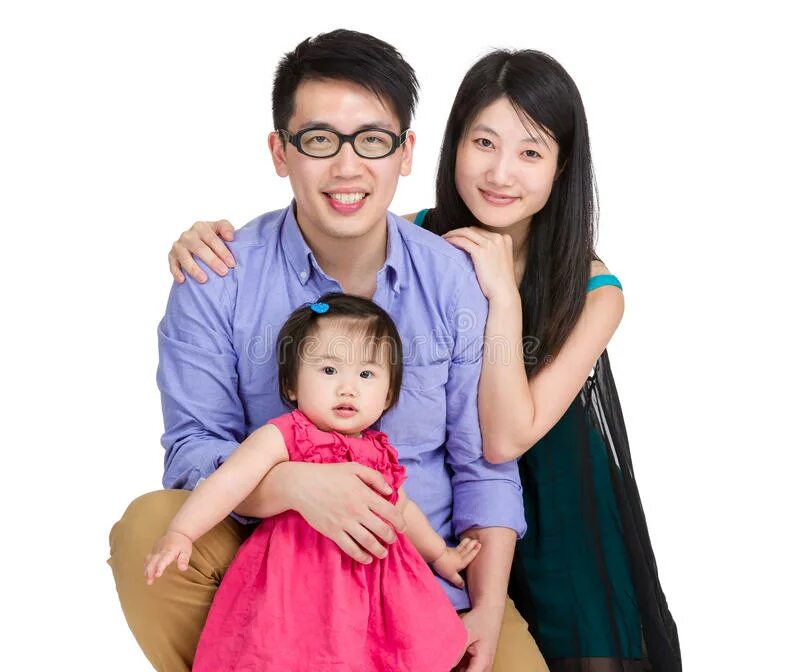 Семья азиаты. Мама папа ребенок азияты. Молодая семья азиаты. Ребёнок папа и мама азиаты.