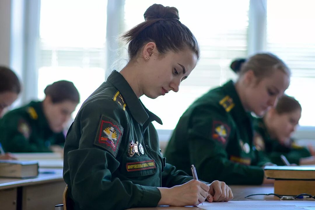 Военно техническое образование. Курсантки военного университета Министерства обороны. Военный университет Минобороны РФ курсанты. Курсанты ВУМО. ВУМО военный университет Министерства обороны Москва.