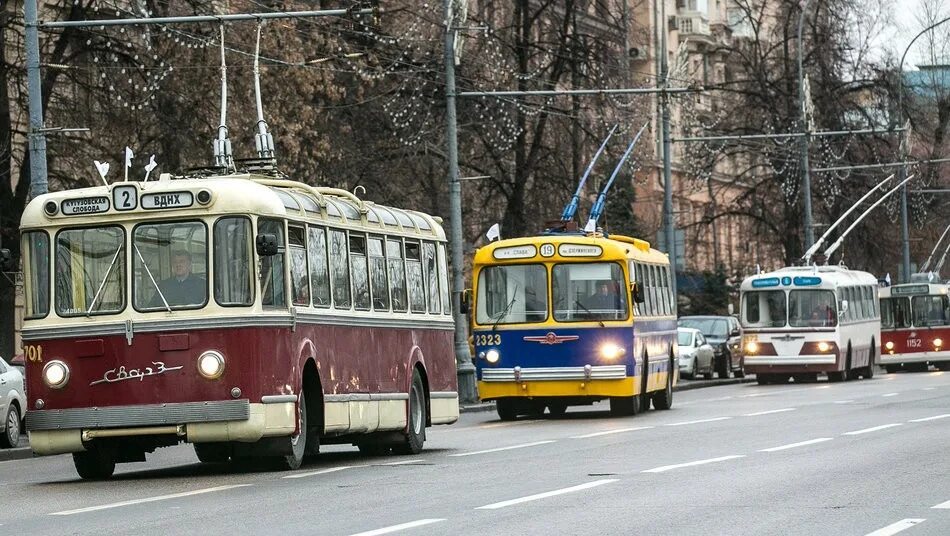 13 день троллейбуса. Музей троллейбусов в Москве. Ретро троллейбус. Старый троллейбус. Старые троллейбусы в Москве.