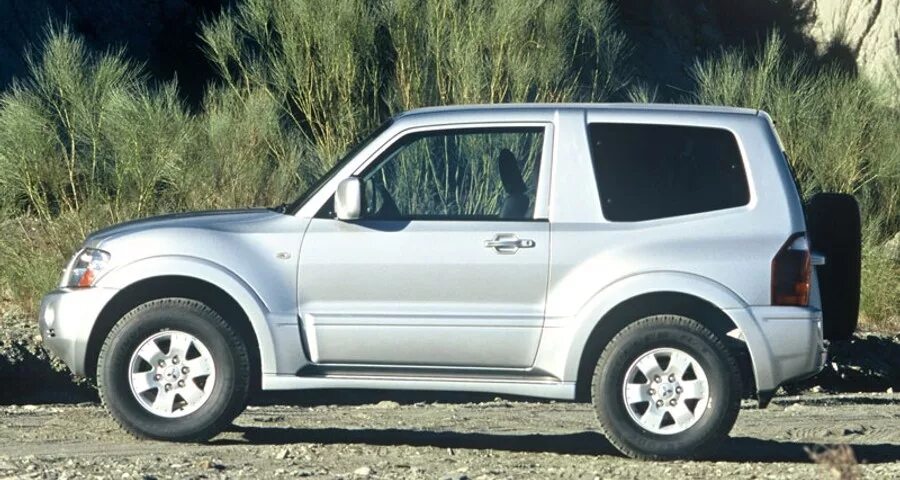 Mitsubishi Pajero 3 Door. Mitsubishi Pajero 3 3 двери. Мицубиси Паджеро 3 дверный. Мицубиси Паджеро 3 3 дверный. Pajero 3 литра