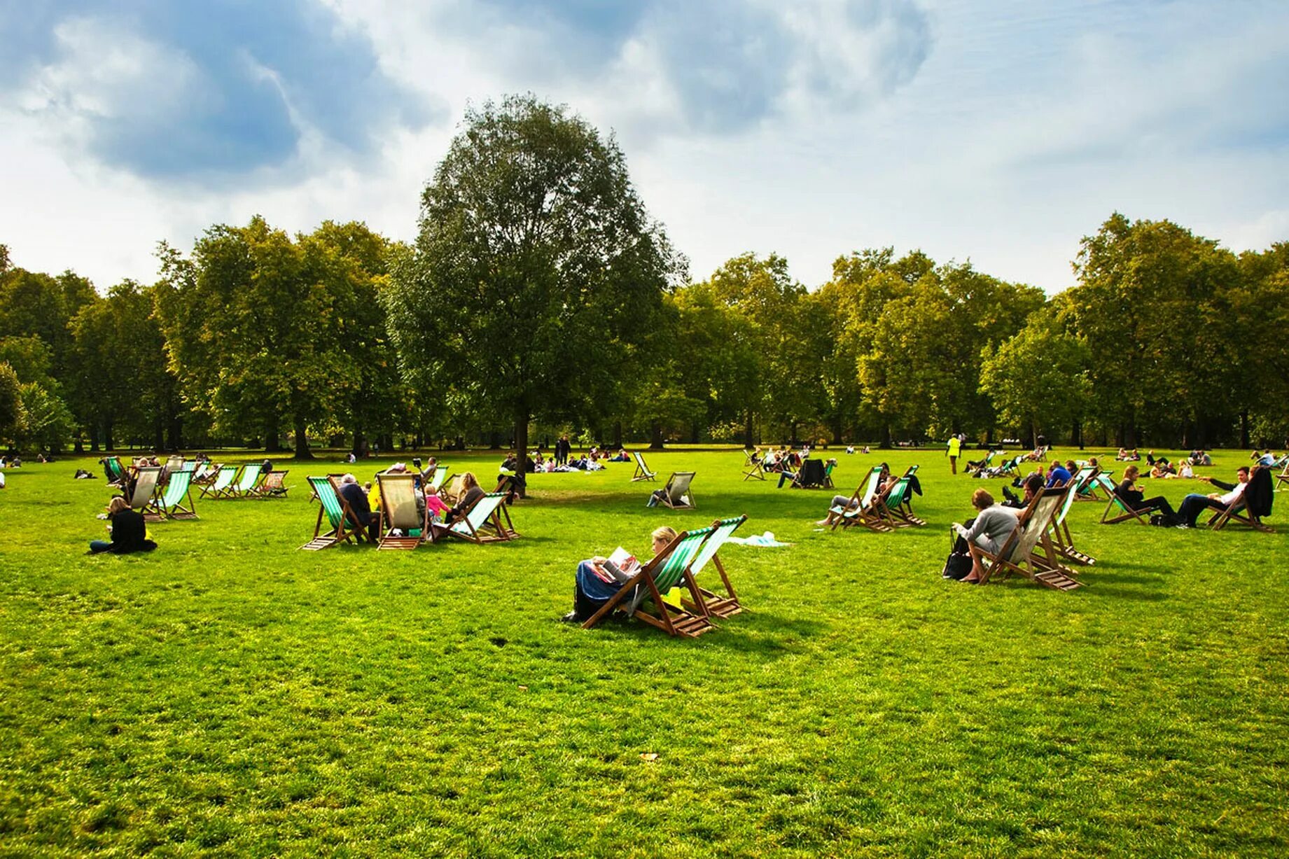 Грин парк отдых. Грин парк Лондон. Площадка Hyde Park. Риджент парк отдыхающие. Hade парк Лондон.