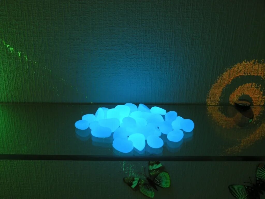 светящаяся краска. светящиеся игрушки. краски светящиеся в темноте. формы светящиеся в темноте. формы светящиеся в темноте.