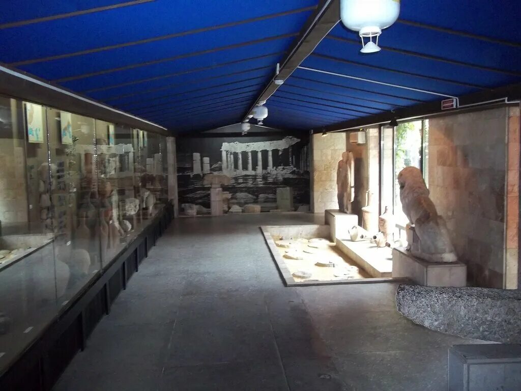 Тамань музей. Тамань музей. Домик лермонтова в тамани. Таманский археологический музей здание. Ю.