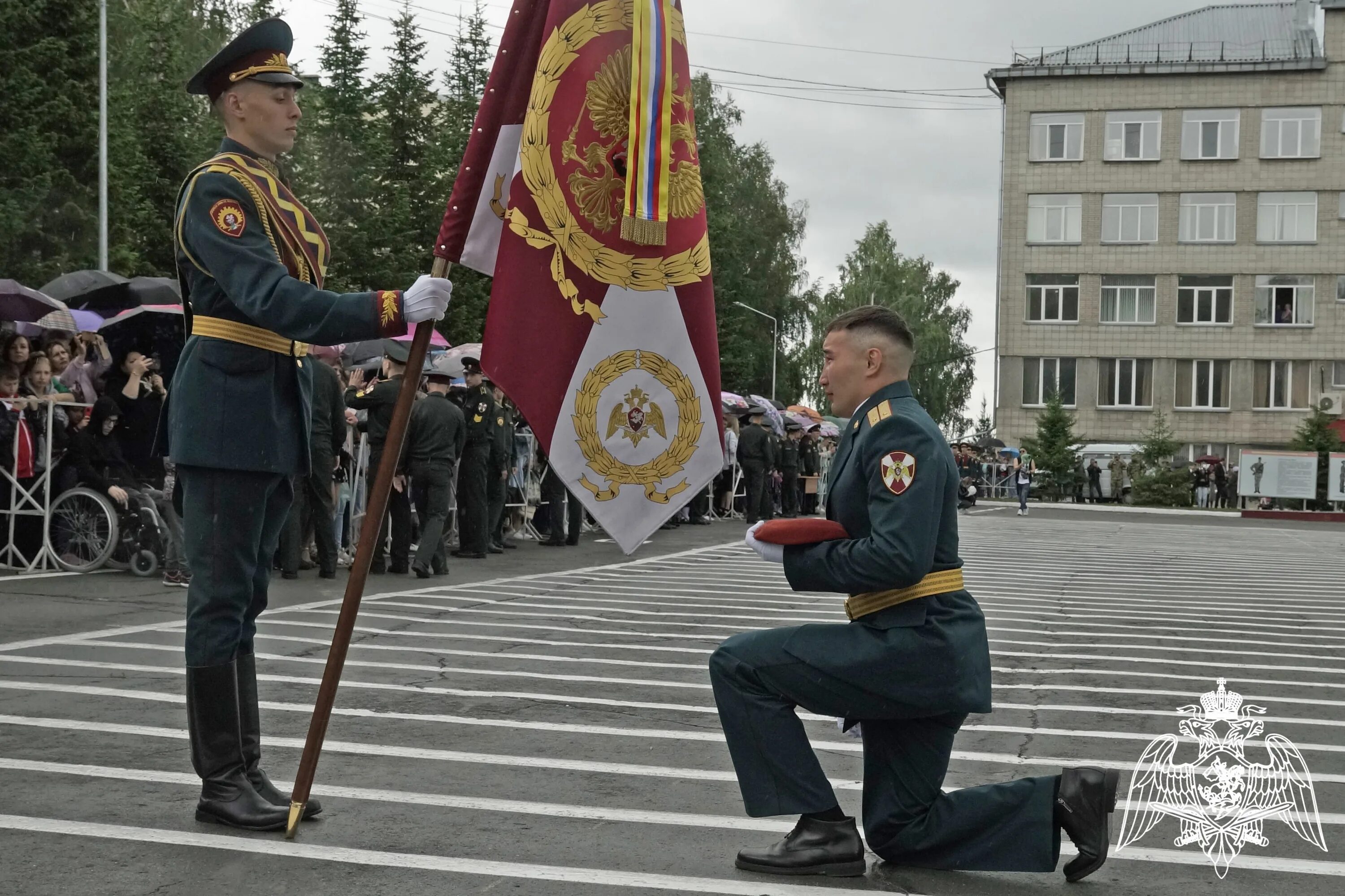 Нви внг рф. Военный институт войск национальной гвардии Новосибирск. Новосибирский институт войск национальной гвардии выпуск. Новосибирский военный институт ордена Жукова НВИ. Саратовский военный институт национальной гвардии выпуск 2022.