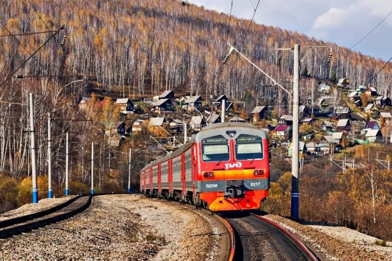 Электричка балай красноярск. Красноярск Красноярская железная дорога. ЖД вокзал Дивногорск. Электричка Красноярск Камарчага. Электричка Красноярск Дивногорск.