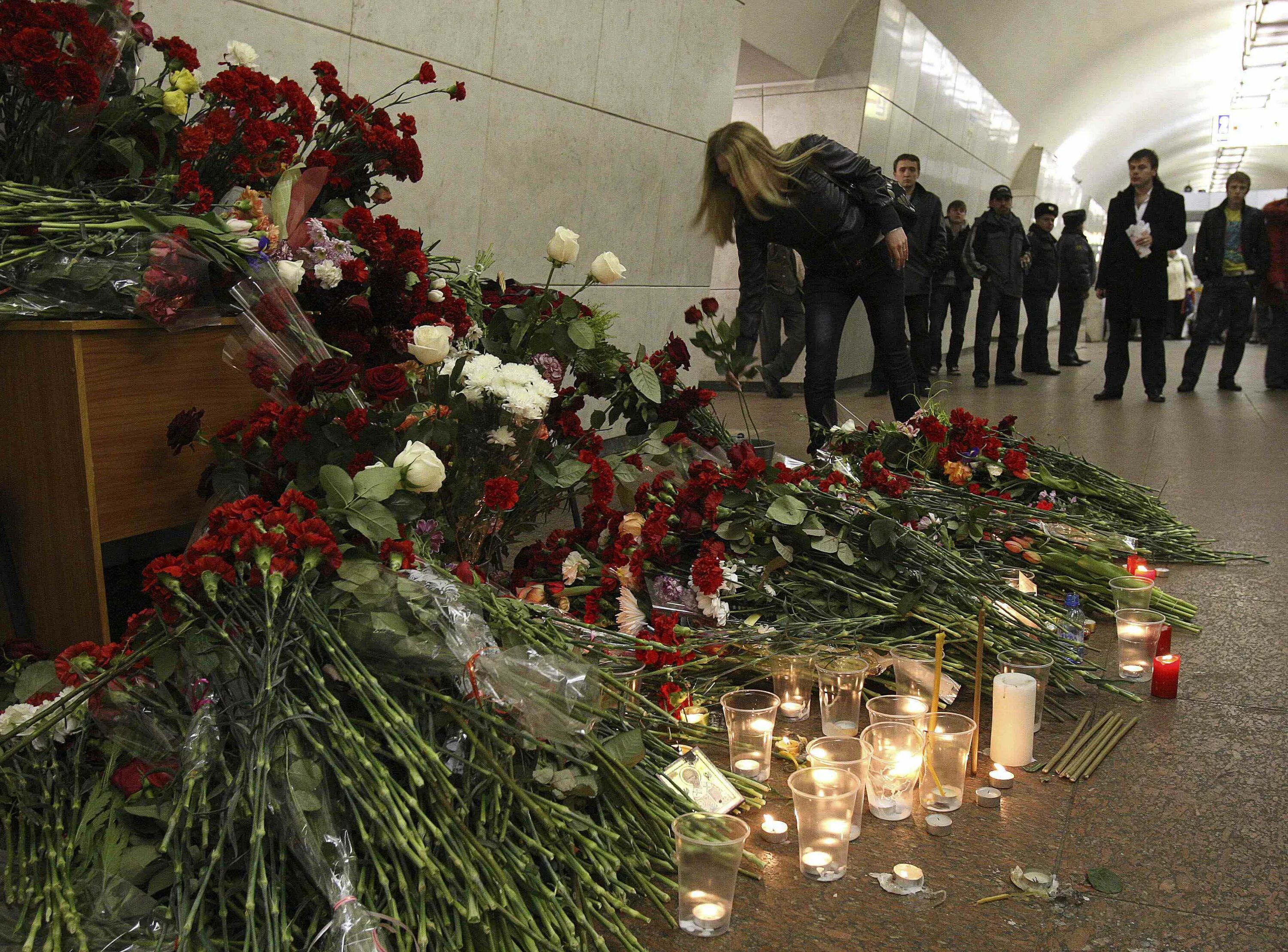 Терор сегодня. Теракт в Московском метро 2010 парк культуры.