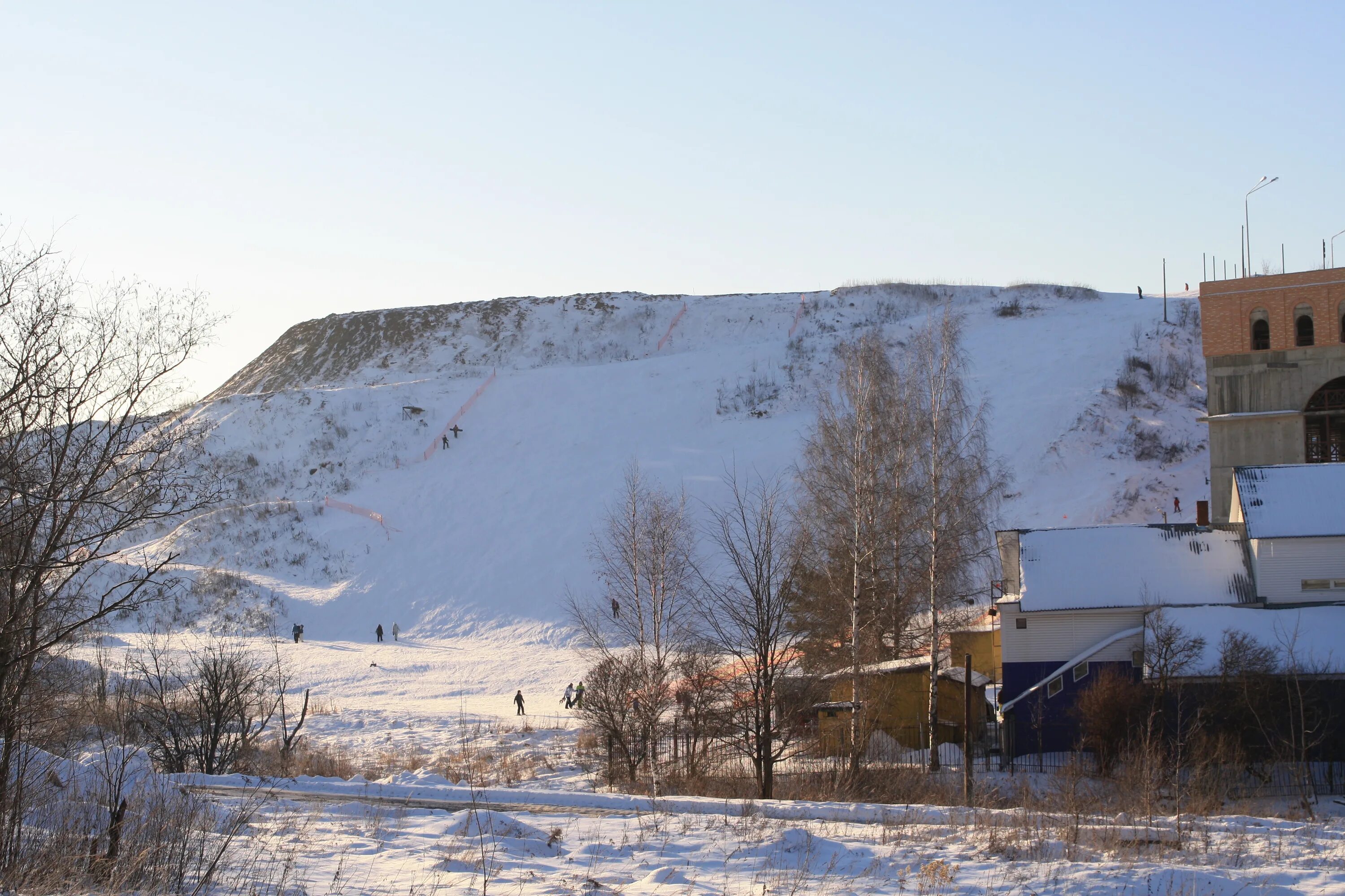 Лыжная база куркино. Горка сходня. Лата трэк крылатские холмы. Горка сходня. Горнолыжная база родина химки.