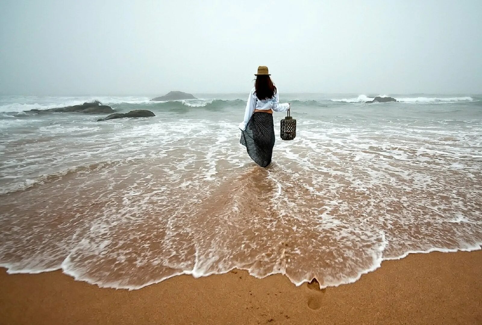 Фотосессия на море. Девушка на берегу моря. Фотосессия на берегу моря. Жить на берегу моря.