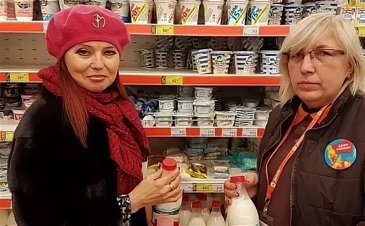 Работники дикси. Охранник дикси мем. Директор дикси. Магазин дикси на архивной. Дикси уборщица.