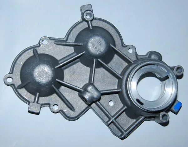 Заглушка рк уаз. Задняя крышкараздаттчной коробки 2121-1802080. Крышка рк нива блокировки. Крышка рк. Крышка раздатки 2121 (задняя) н/о "автоваз".