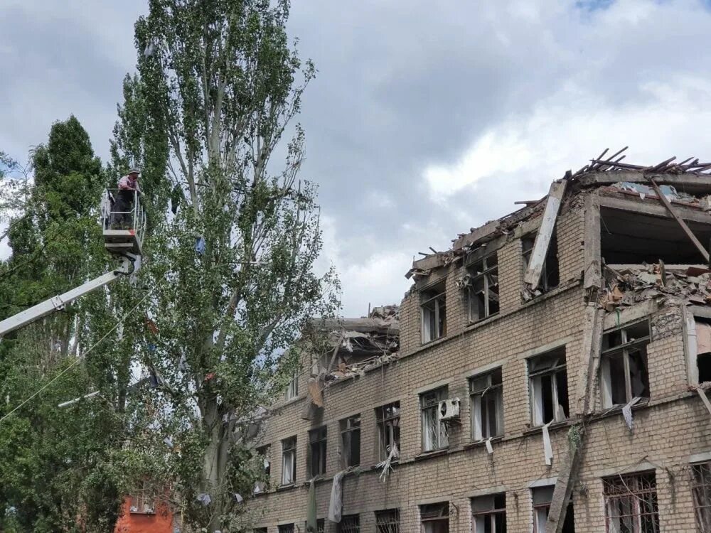 Прогноз стаханов. Обстрел стаханова сегодня 2025. стаханов политехнический колледж. луганск город стаханов. стаханов луганская область обстрелы.