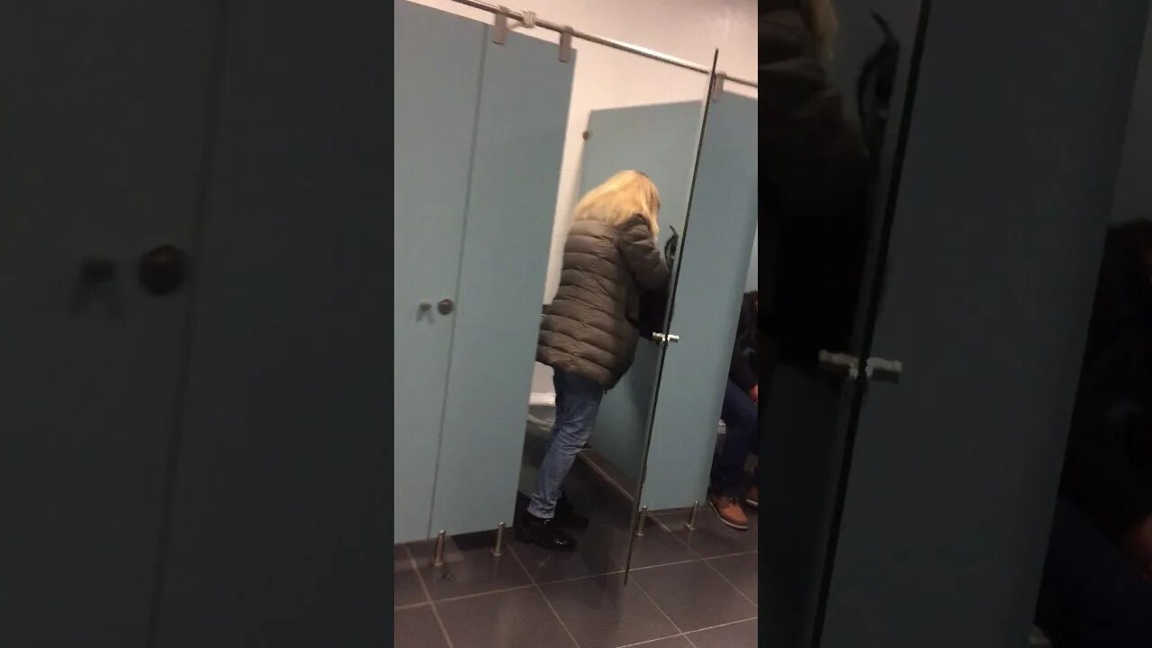 уборщик общественных туалетов. туалет универа скрытая. девушки в женском туалете. туалет универа скрытая. камера в женском туалете школы.