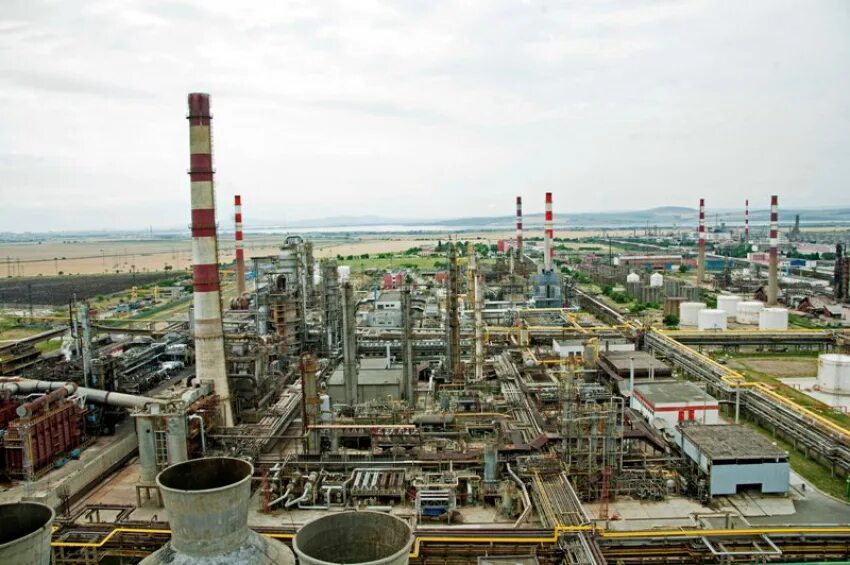 Лукойл нпз болгария. Лукойл нпз болгария. Нпз бургас. Нефтехимический завод болгария. Нпз лукойл в бургасе.