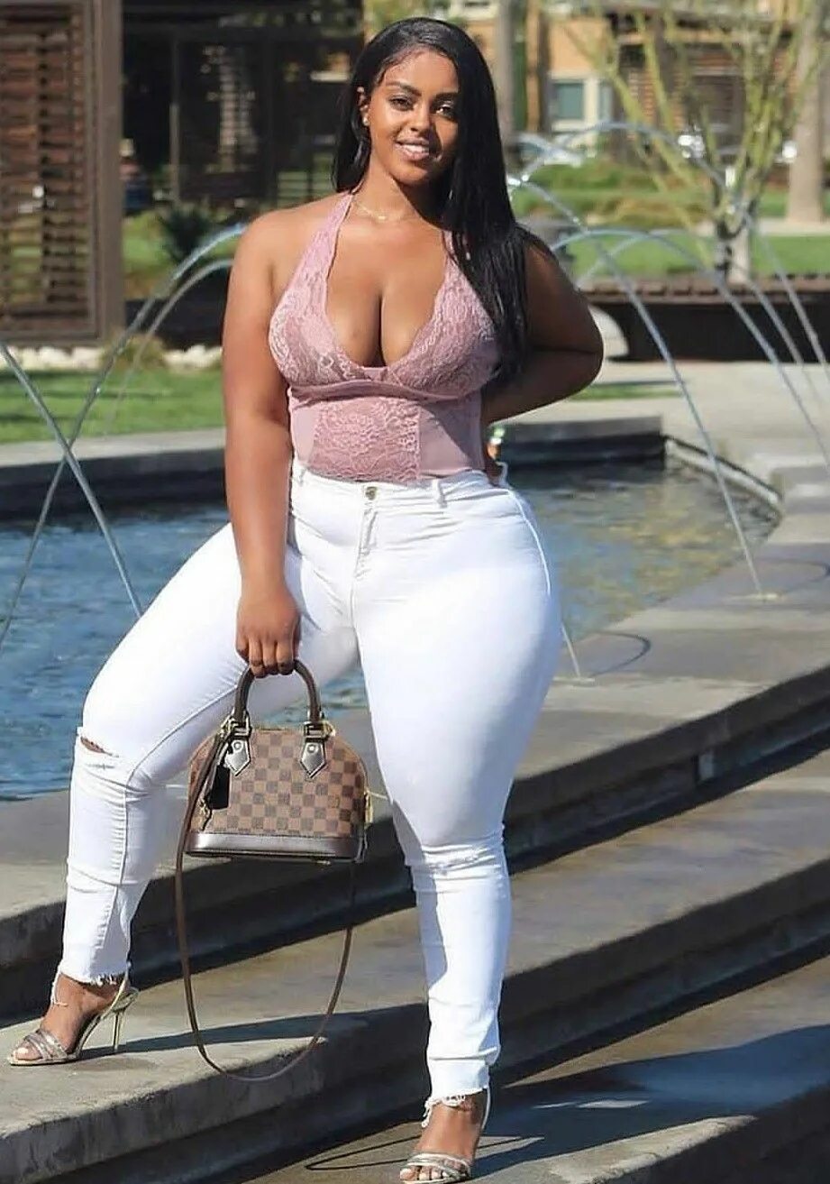 Мощные,крупные женщины. Девушка с самыми большими. Китаянка с самой большой грудью. Очень широкие бедра. Мальта, монако.