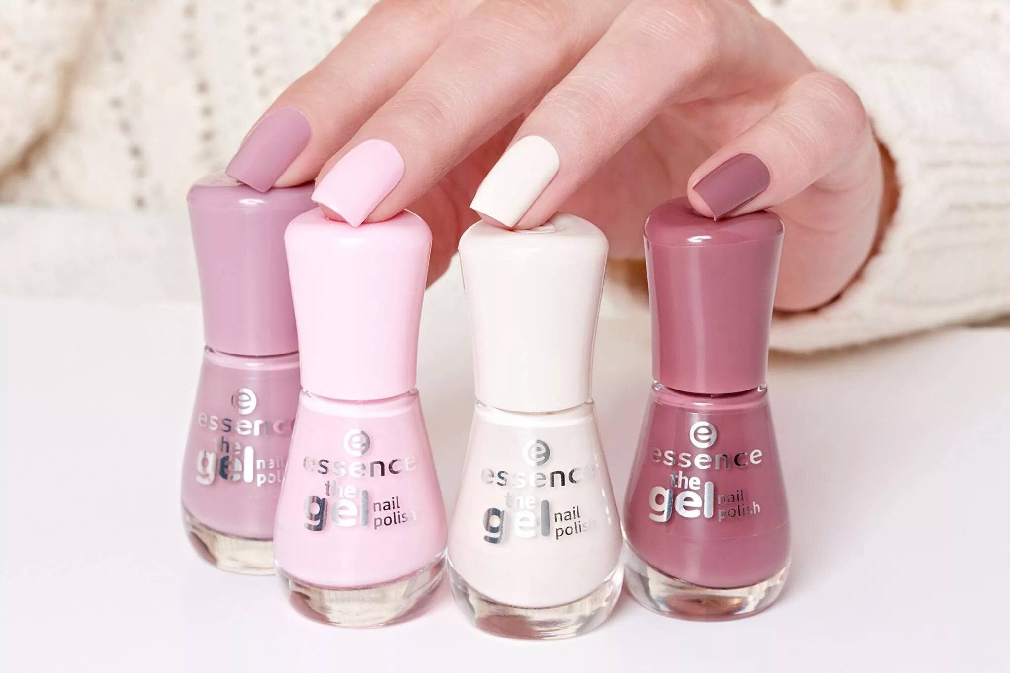 Лаки для ногтей цвета. Лак Эссенс палитра. Лак для ногтей Gel Nail Essence. Essence` Gel Nail Colour тон. Essence лак для ногтей the Gel Nail Polish Space Queen.