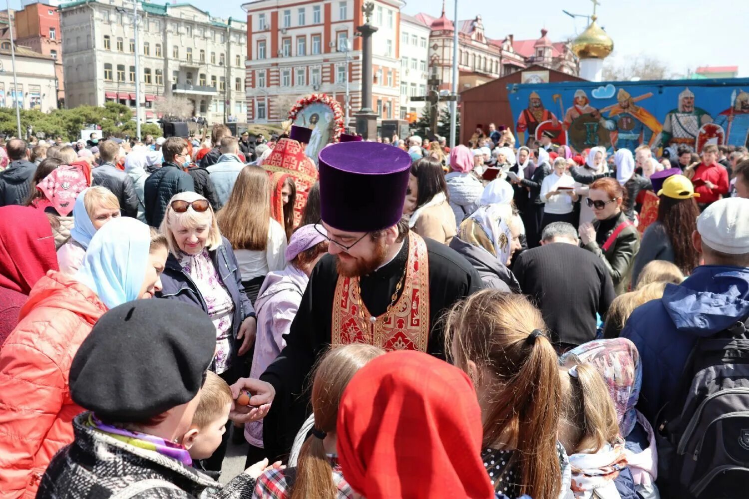 Крестный ход Павловский Посад Пасха. Крестный ход Владивосток. Крестный ход Нефтеюганск.