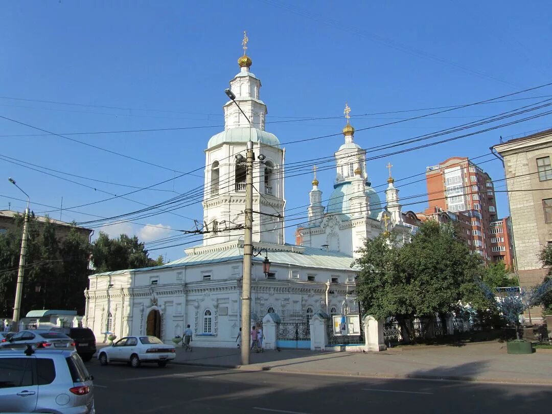 Храм воскресения христова красноярск. Церковь воскресенье хрестова красноярск. Храм феодора тирона красноярск. Храм святого даниила ачинского\. Церковь на щорса в красноярске.