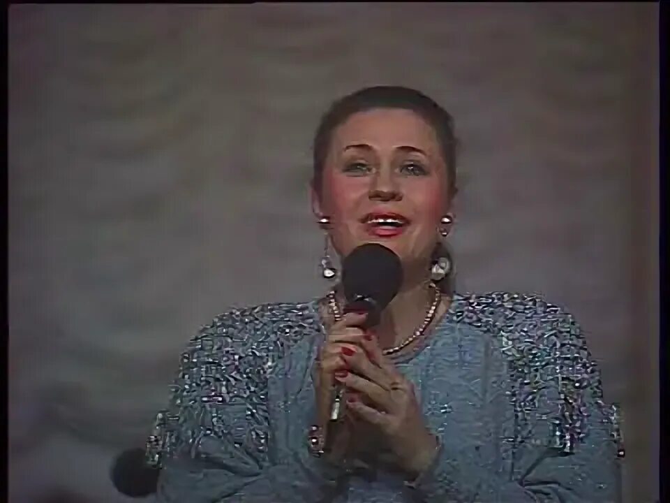 Толкунова песни концерты. Пушинка белая толкунова. Толкунова красиво поет. Выступление валентины толкуновой. Толкунова 1974.