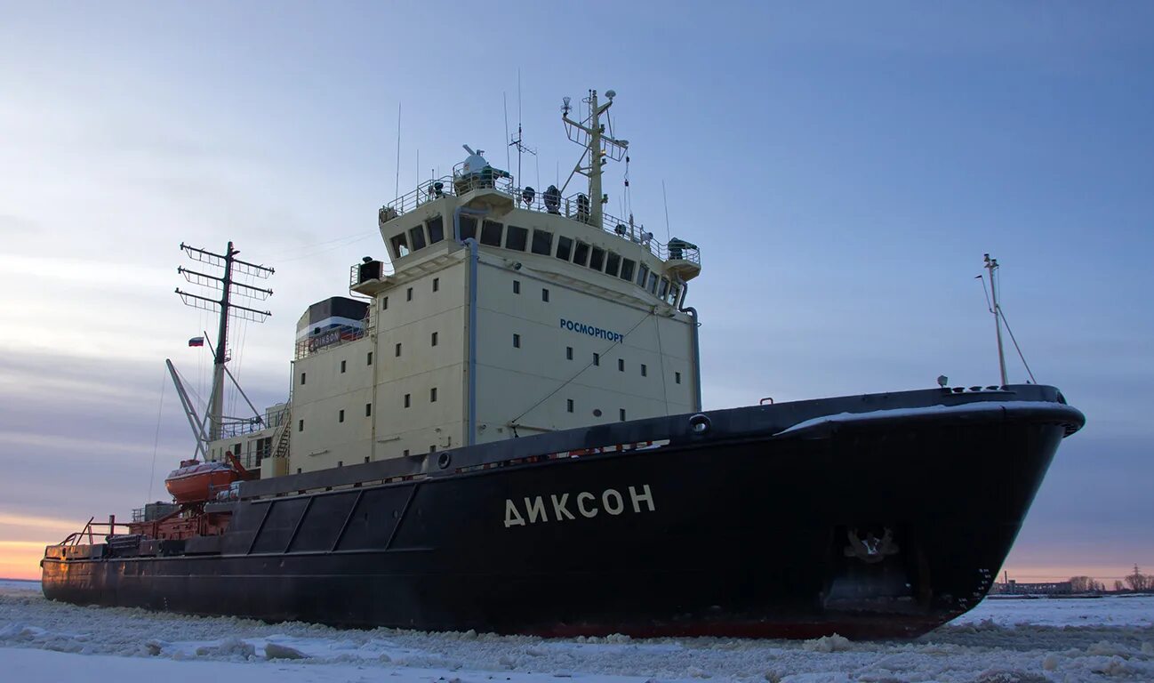 Ледокол Диксон Архангельск. Диксон корабль Архангельск. Мудьюг ледокол. Мудьюг корабль.