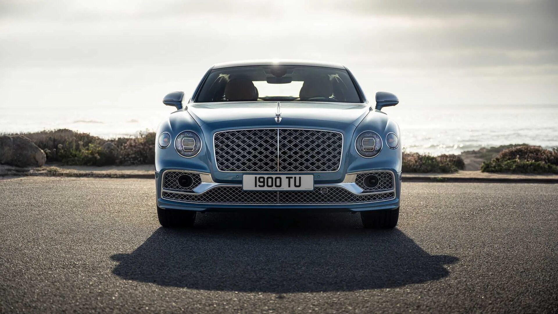 Бентли flying spur. Bentley Mulliner 2022. Bentley Bentayga Mulliner 2022. Бентли Flying Spur 2021. Бентли Флаинг Спур 2022.