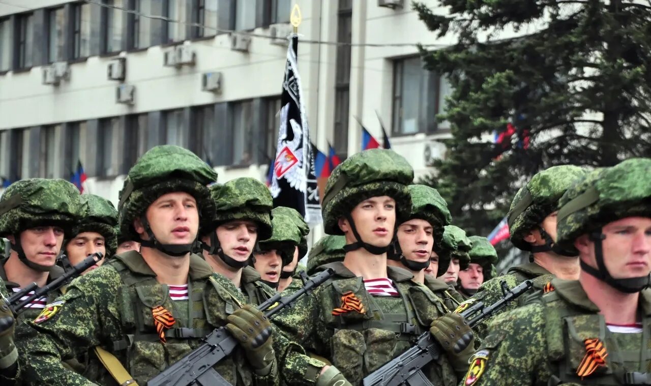 Строй солдат. Солдаты днр. Форма вдв. Призывники. Войска лнр.
