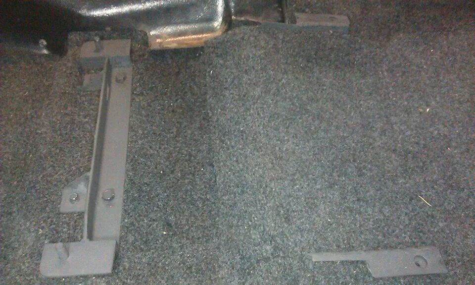 крепление передних сидений ваз 2121. крепление передних сидений нива 21213. крепление сидений нива 21213. усилитель сидений нива 2121. крепление передних сидений ваз 2121.