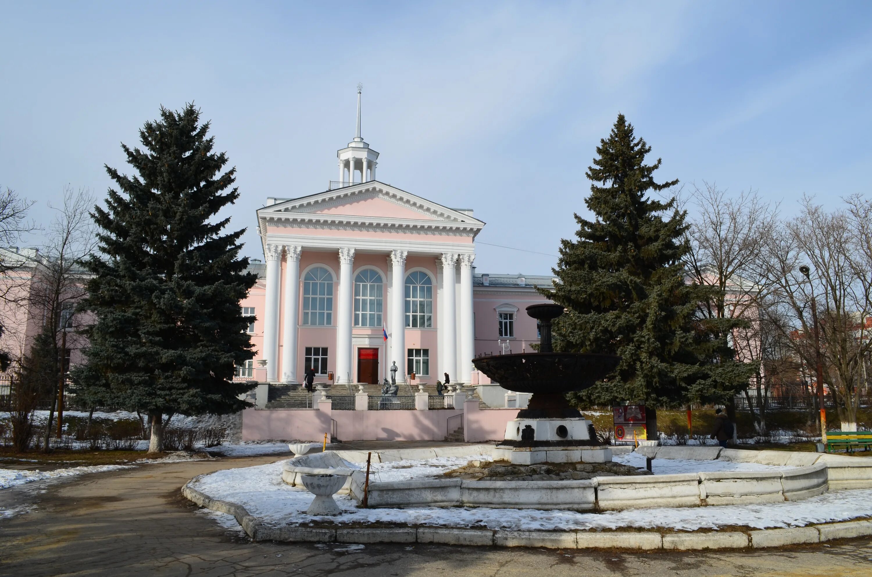 Дворец детского творчества. ДДТ Рязань. Рязанский городской дворец детского творчества. Дворец детского творчества Рязань официальный сайт. Дворец детского творчества Курск.
