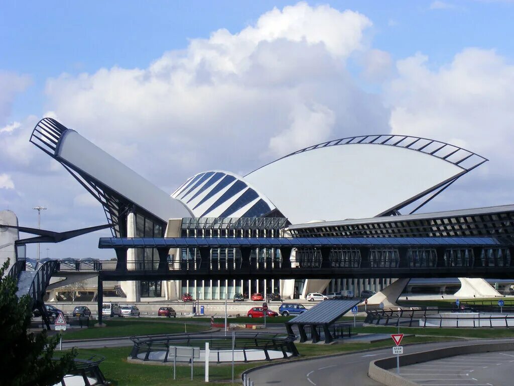 4522 какой аэропорт. Аэропорт франции шарль де голль. Аэропорт парижа шарль де голль внутри. Аэропорт парижа шарль де голль внутри. Аэропорт париж - шарль-де-голль, франция.