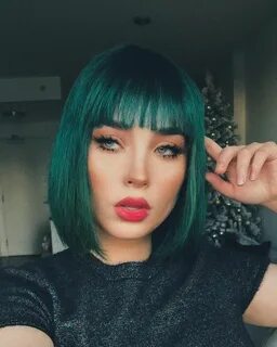 Зеленая челка