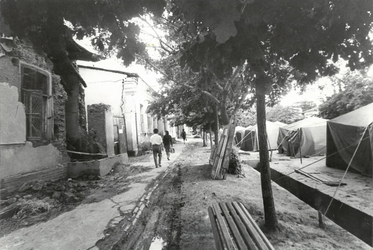 Ташкент землетрясение 1966 сколько. Землетрясение в ташкенте в 1966. 26 апреля 1966 ташкент. землетрясение в ташкенте. ташкент после землетрясения 1966.