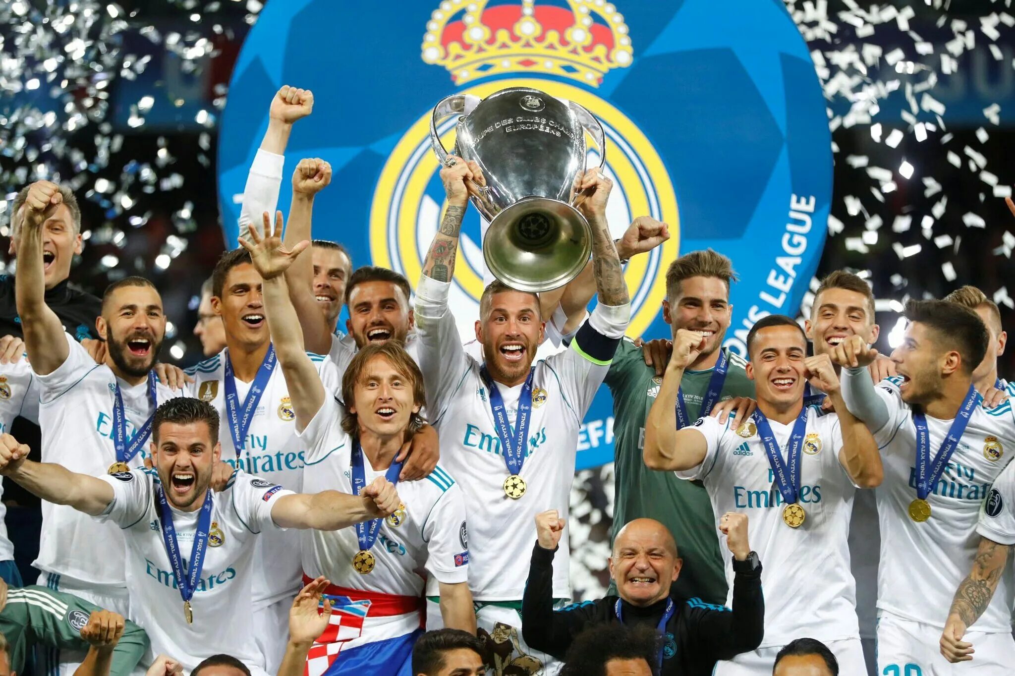 Real madrid champions. Реал Мадрид ЛЧ 2018. Реал Мадрид Кубок УЕФА. Реал Мадрид чемпион Лиги чемпионов. UEFA Champions League Кубок Реал Мадрид.