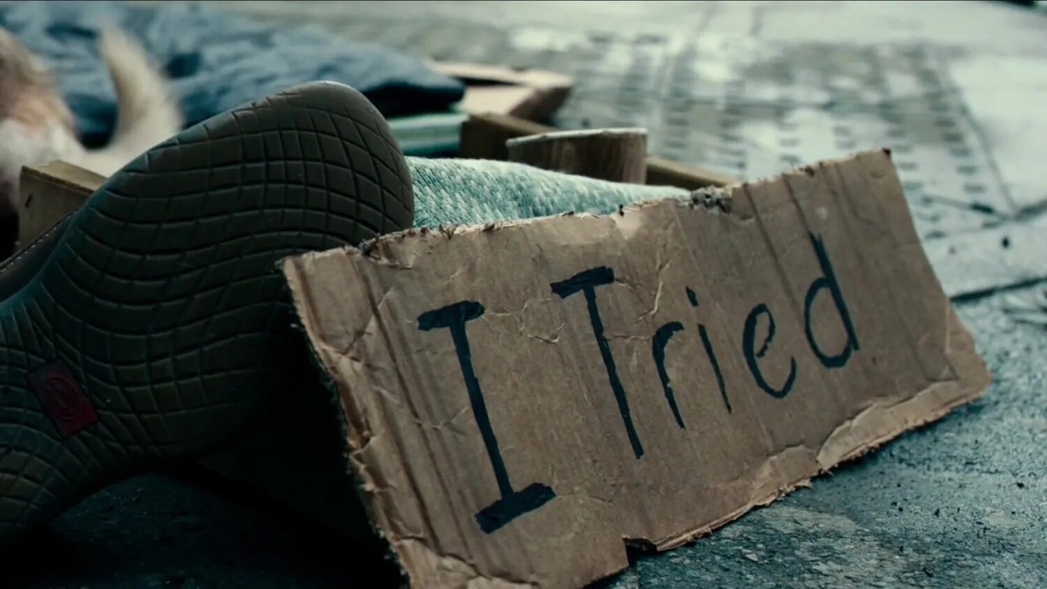 Teenage disaster - sorry for being me. In the end it doesn't even matter. I am justice. Tried of me. Надпись tried.