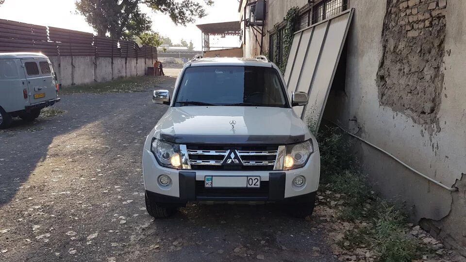 Mitsubishi pajero 4 tuning. паджеро 4 свет. паджеро 4 свет. дополнительный свет на паджеро 4. паджеро 4 свет.