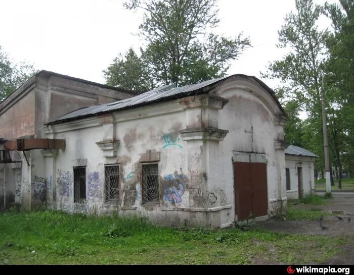 Дореволюционное здание. Дореволюционное здание библиотеки в Дмитровске. Пылеудаление в дореволюционных зданиях.