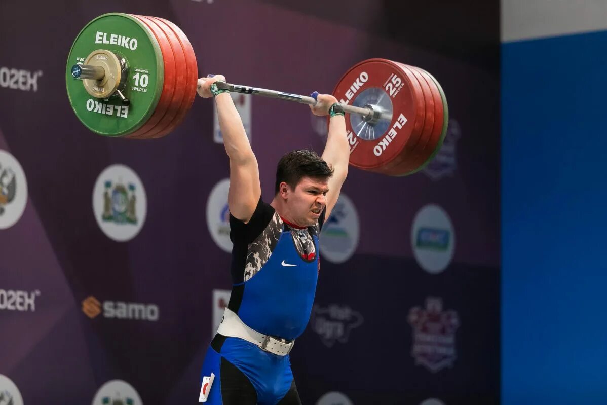 Чемпионат россии по тяжелой. Тяжелая атлетика Ханты-Мансийск. Чемпионат России по тяжелой атлетике. Двоеборье в тяжелой атлетике. Тяжелая атлетика ХМАО.