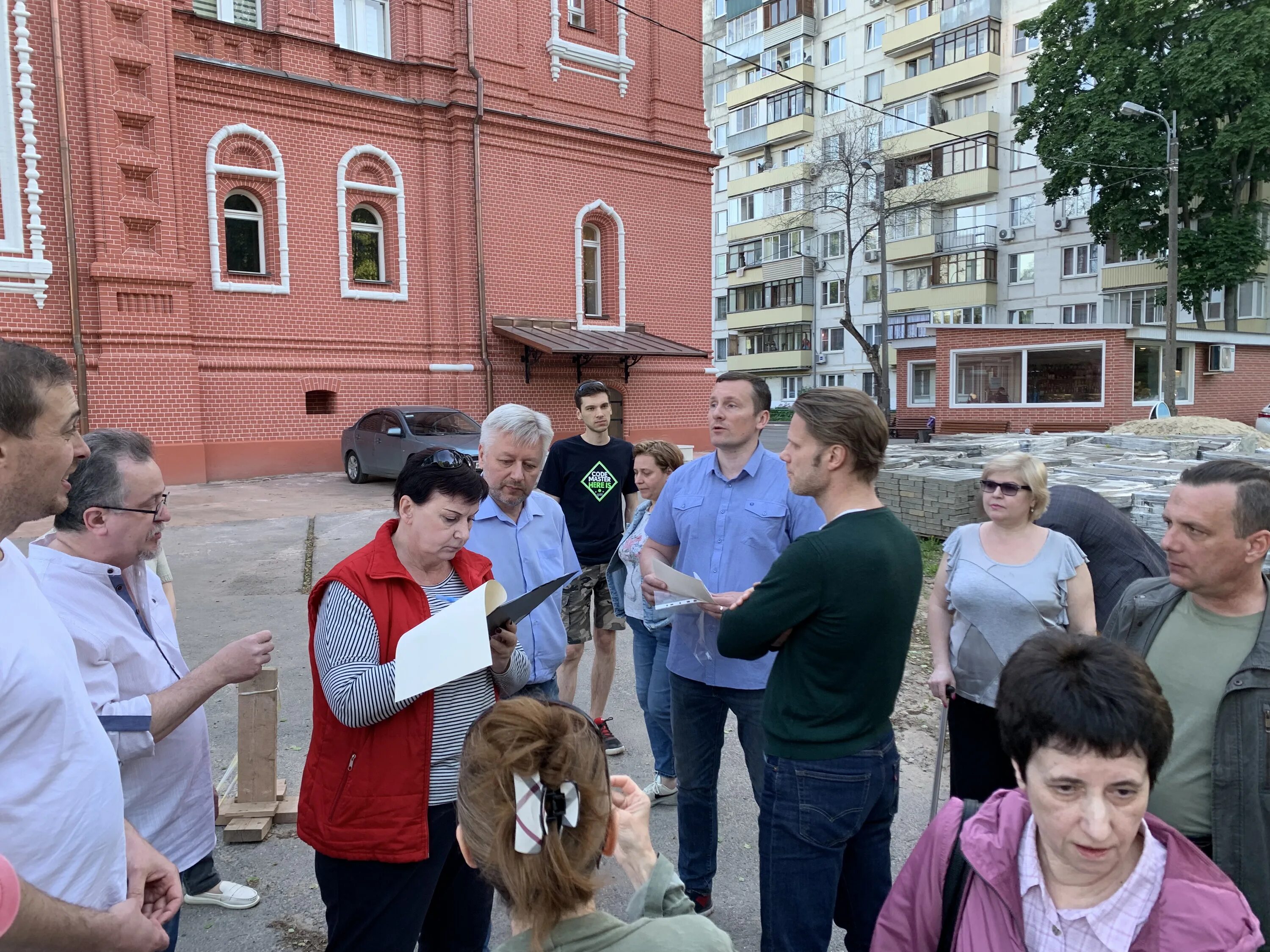Инициативная группа граждан выступила против намеченного руководством. Инициативная группа жителей. инициативная группа жителей мкд. инициативная группа жителей мкд картинки. третий подъезд группа.