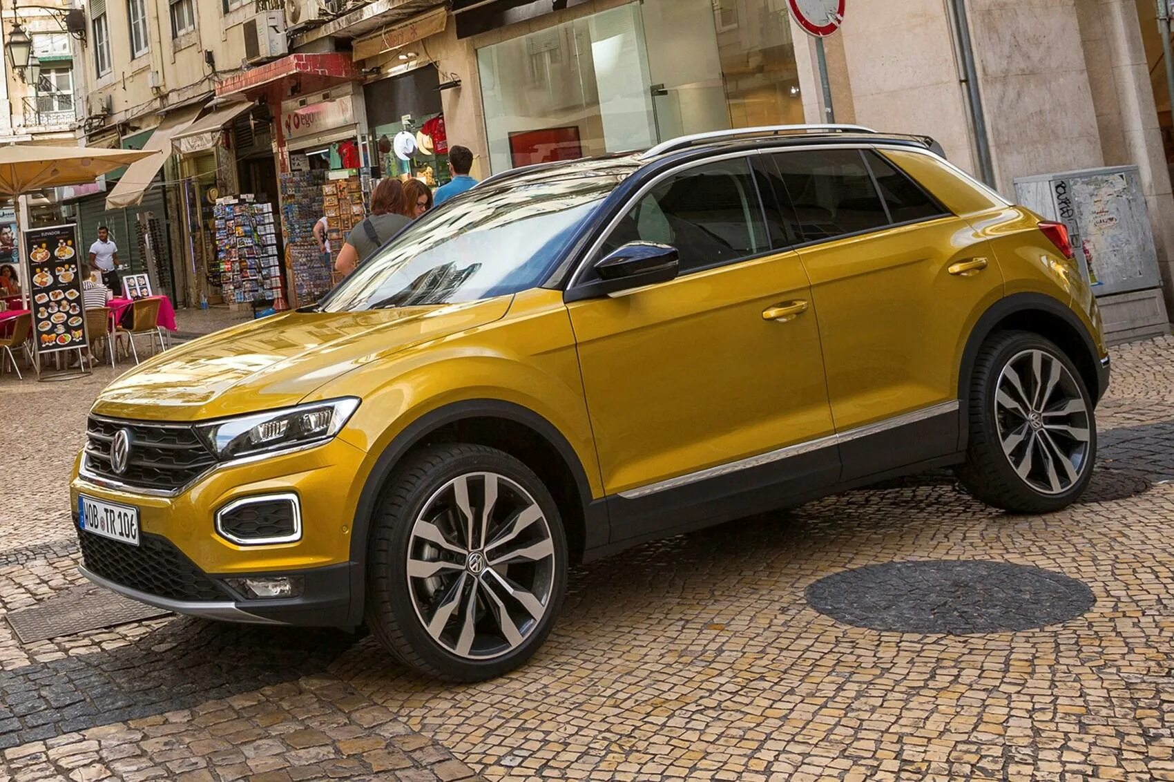 Volkswagen t-roc 113 белый. Фольксваген терок. Фольксваген t-roc. Новый volkswagen t roc. Терок фольксваген 2018.