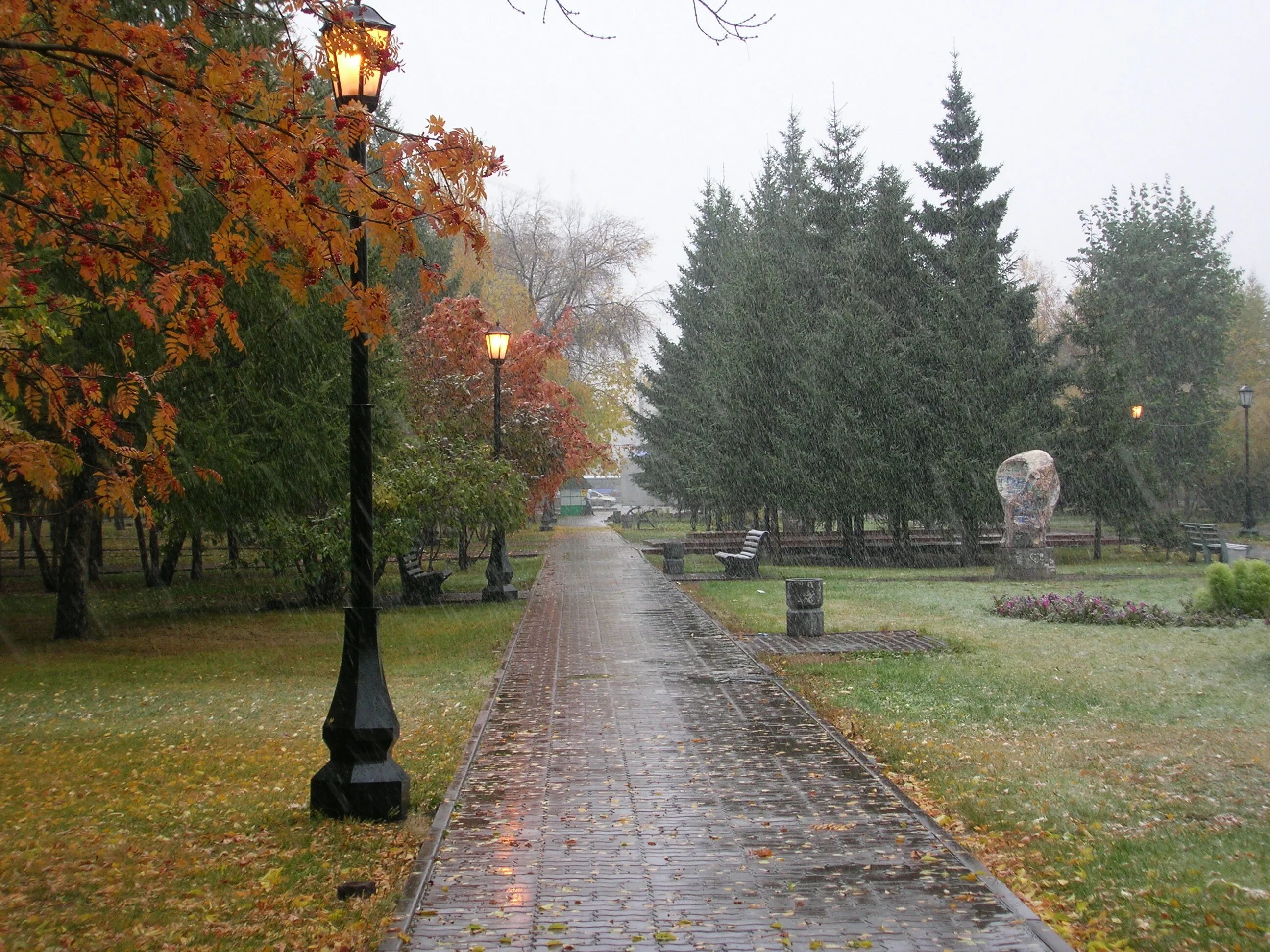 Набережная новосибирск осенью. Осень в городе н. Набережная новосибирск осенью. Бугринский мост панорама. Театры новосибирска осень.