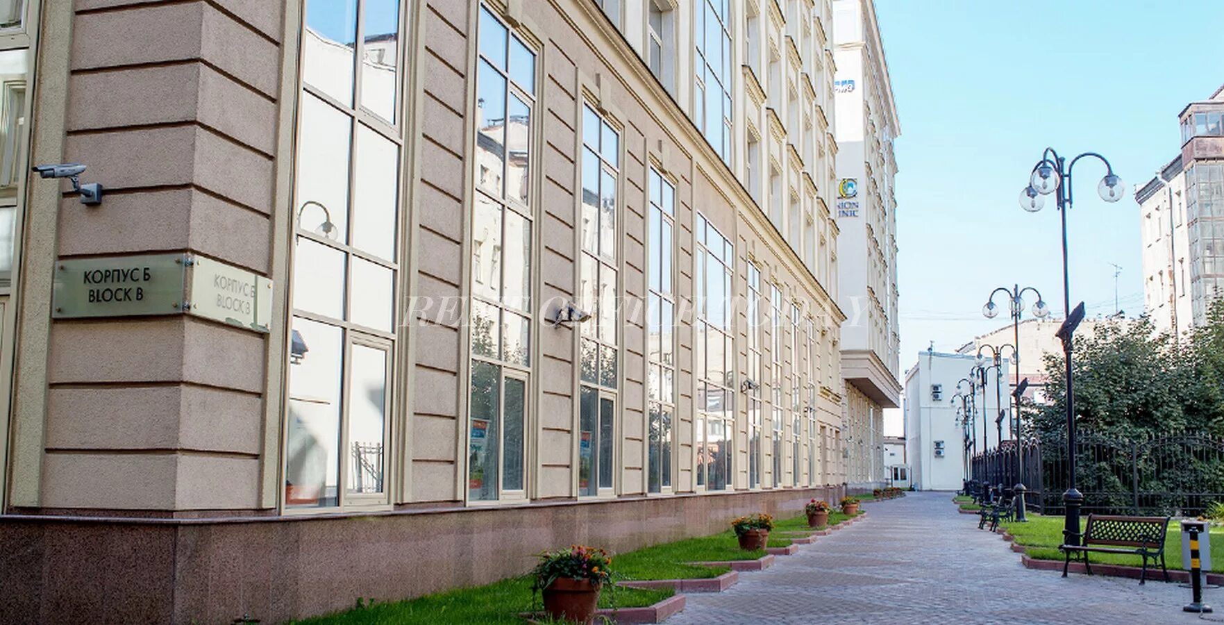 Бц ренессанс плаза санкт-петербург. Бизнес центр ренессанс. Бизнес-центр "renaissance pravda". Бизнес центр ренессанс. Спб бц renaissance premium.