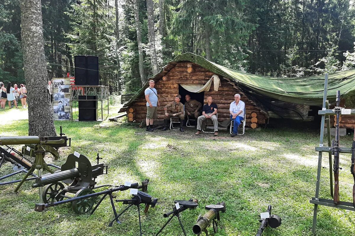 Островский лагерь. Лагерь Островского Курган. Лагерь Велес Курган. Курган Партизанской славы. Camping dialogue