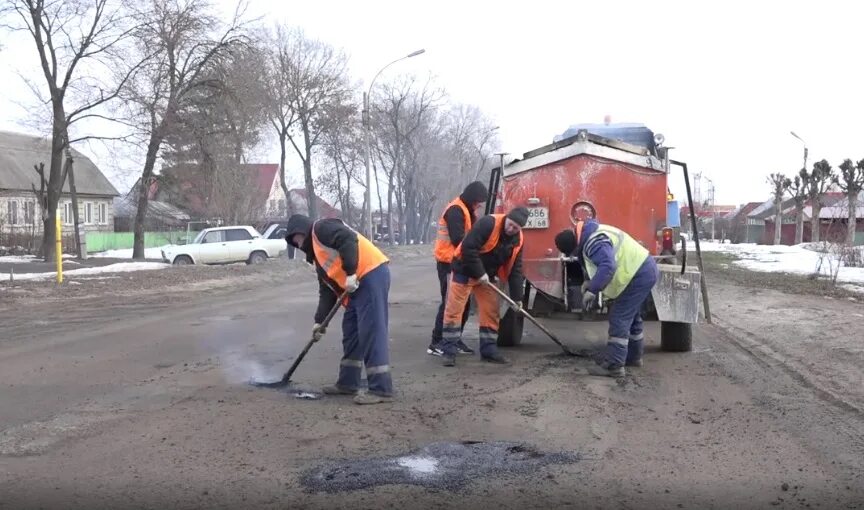 Благоустройство черняховска 2023. Комплексная уборка территории. Картинка маз уборка города тамбов. Уборка города мичуринска. Машины по уборке города.