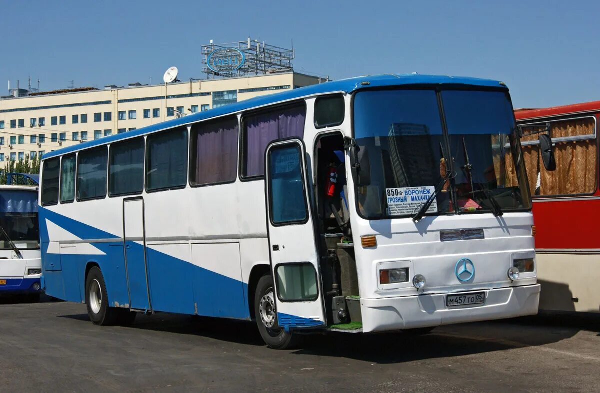 Махачкала черкесск автобус. Северная автостанция Махачкала. Автобус Махачкала. Автовокзал Грозный. Автобусы в Грозном.