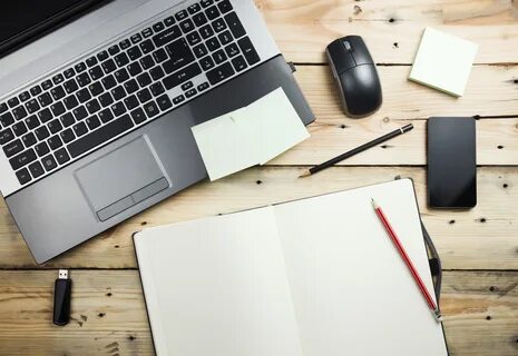 Работа с бумагами и компьютером