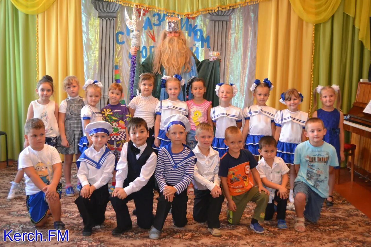 Детский сад дельфин семилуки. Керчь школа 17 им. Керчь 37 сад. Детский сад 20 дельфин керчь. В детском саду журавушка г.