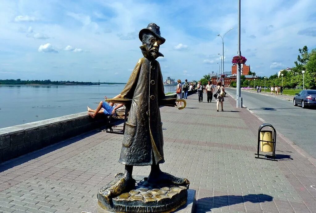 Памятник чехову, томск. Памятник чехову в иркутске. Достопримечательности томска для туристов. Красноармейская, 67/1. Скульптуры в томске.