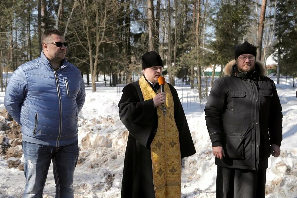 Погода в зеленоградском пушкинского. Глава поселка Зеленоградский Пушкинского. Администрация Зеленоградский Пушкинского района. Посёлок Зеленоградский Пушкинский район. Поселок Зеленоградский Пушкинского района Московской области.