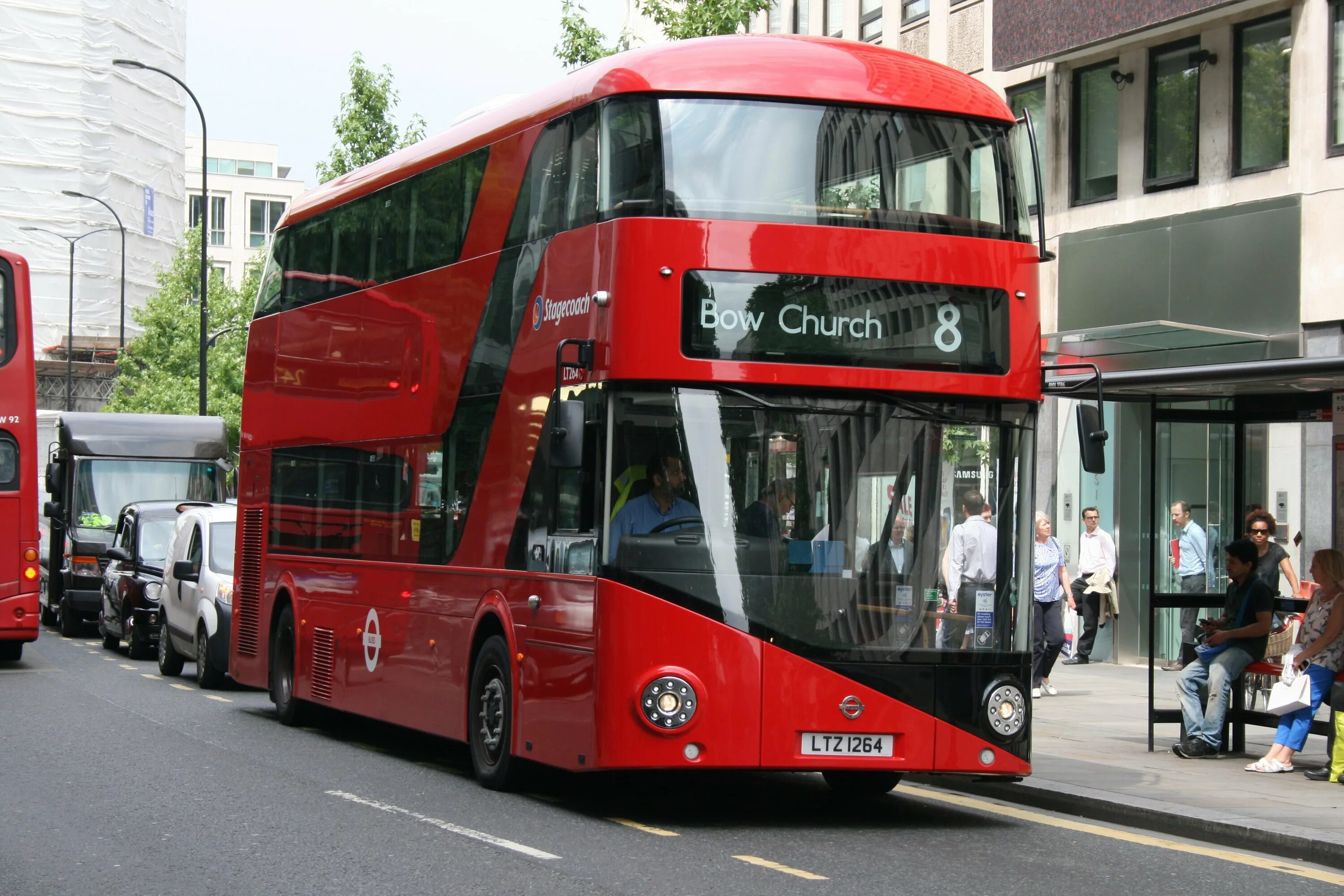 Лондонский даблдекер. Двухэтажный автобус в Лондоне внутри. Boris Bus-Лондонский автобус. Даблдекер в Лондоне.