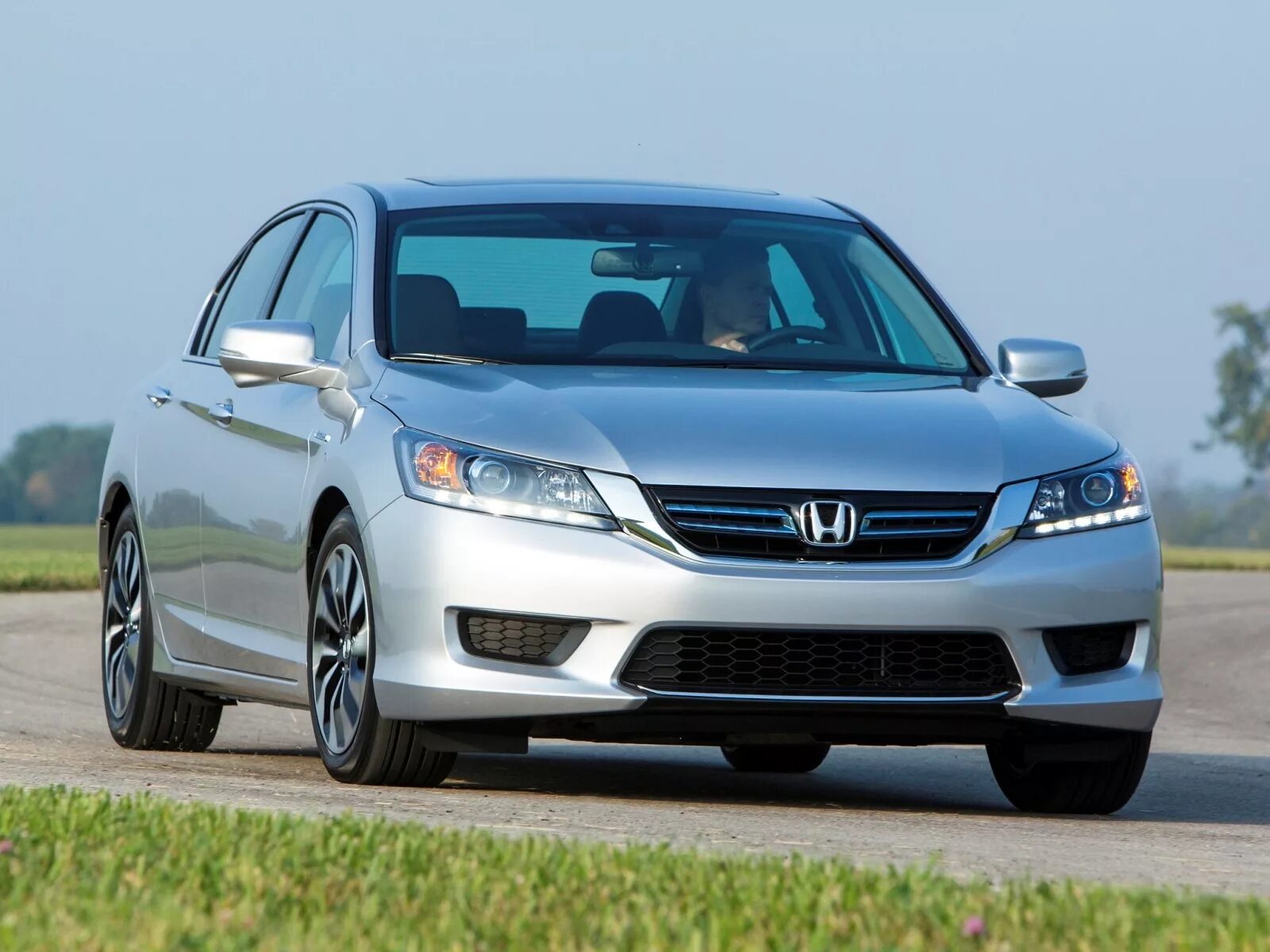 Honda Accord Hybrid 2014. Хонда Аккорд 10 гибрид. Хонда Аккорд гибрид 2013. Honda Accord японский.