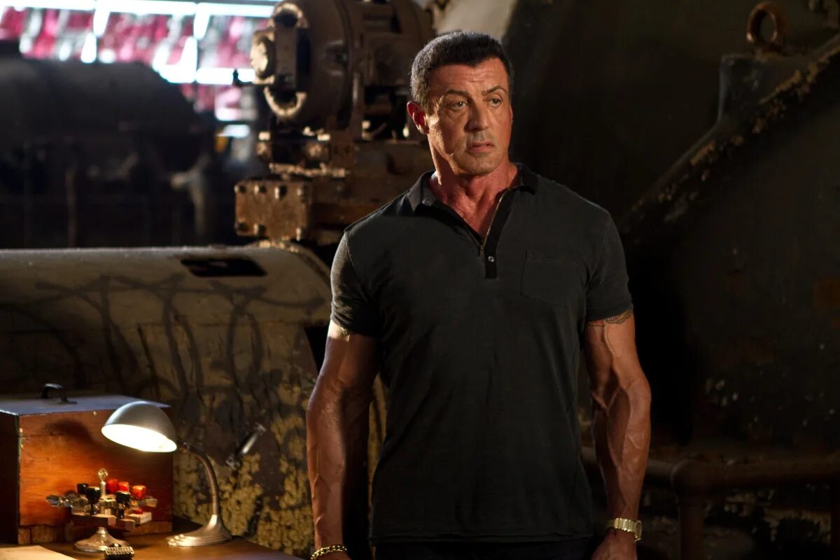 Неудержимый момоа сталлоне. Неудержимый 11 читать полностью. Неудержимый момоа сталлоне. Sylvester stallone неудержимые. Санг кенг рост.